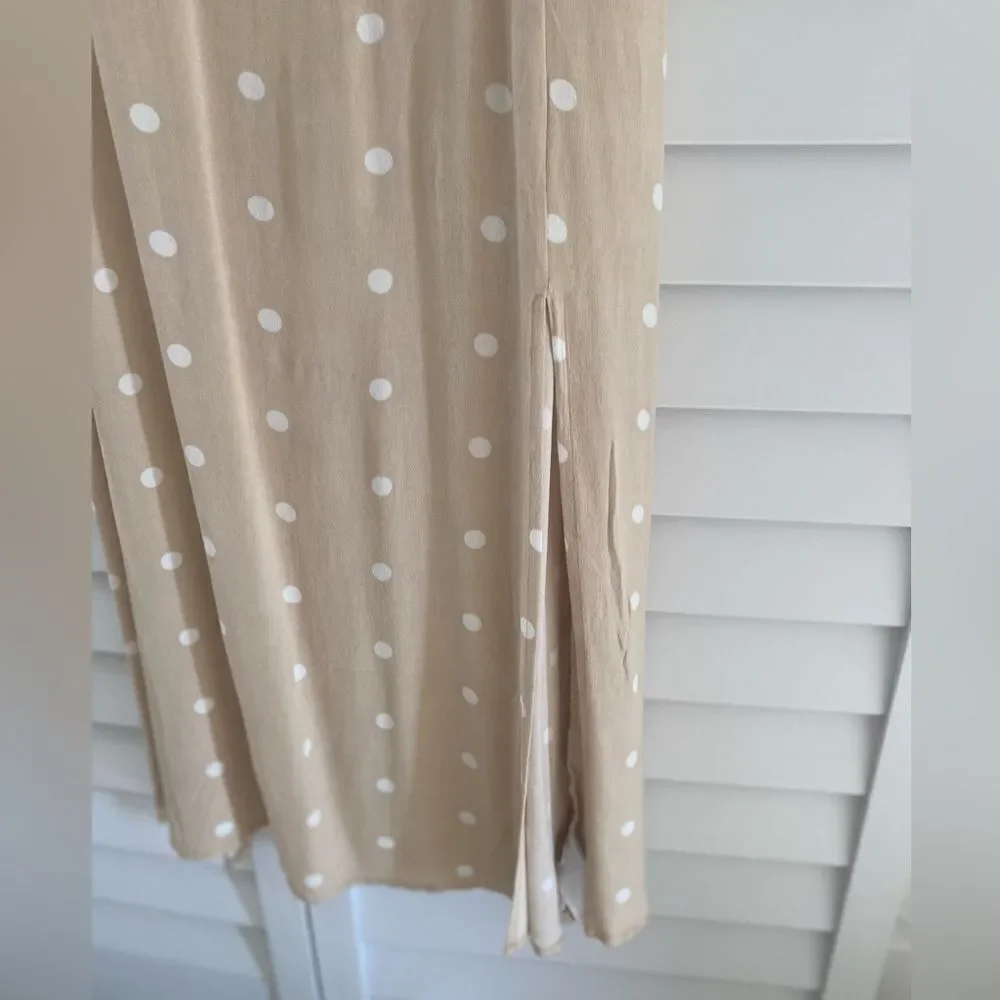 Elegant Polka Dot Maxi Dress in Tan
